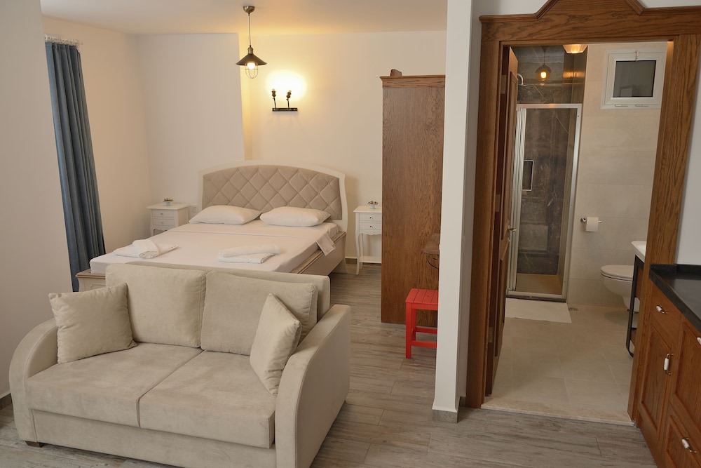 Brothers Cesme Boutique Hotel 12/33