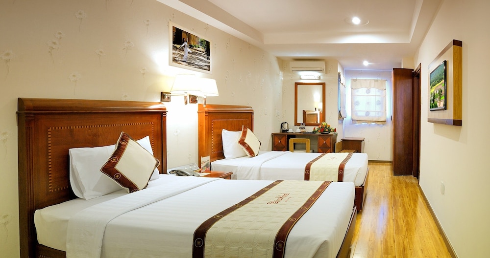 Elios Hotel 10/25
