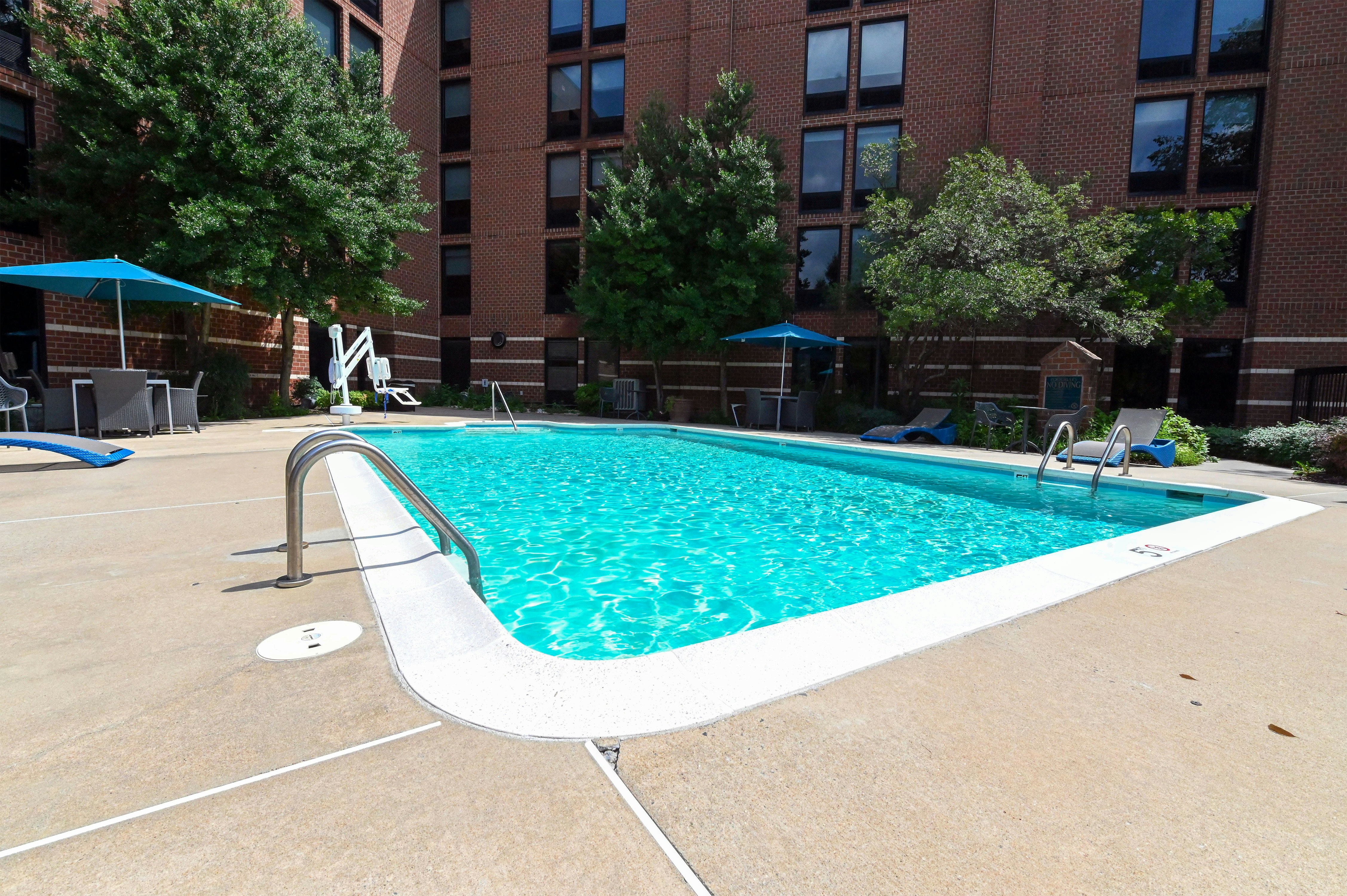 Hampton Inn Richmond West 32/46