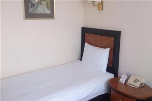 Room, Double Bed, No Window