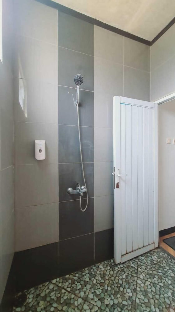 Aries Biru Hotel and Villa 25/49