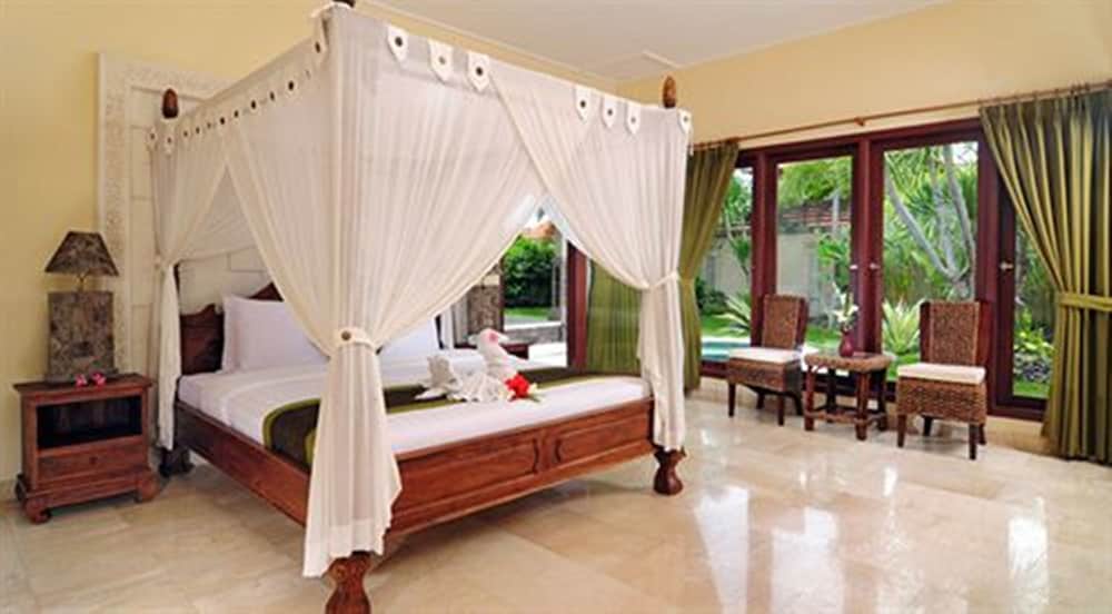 2 BEDROOMS, VILLA, PRIVATE POOL