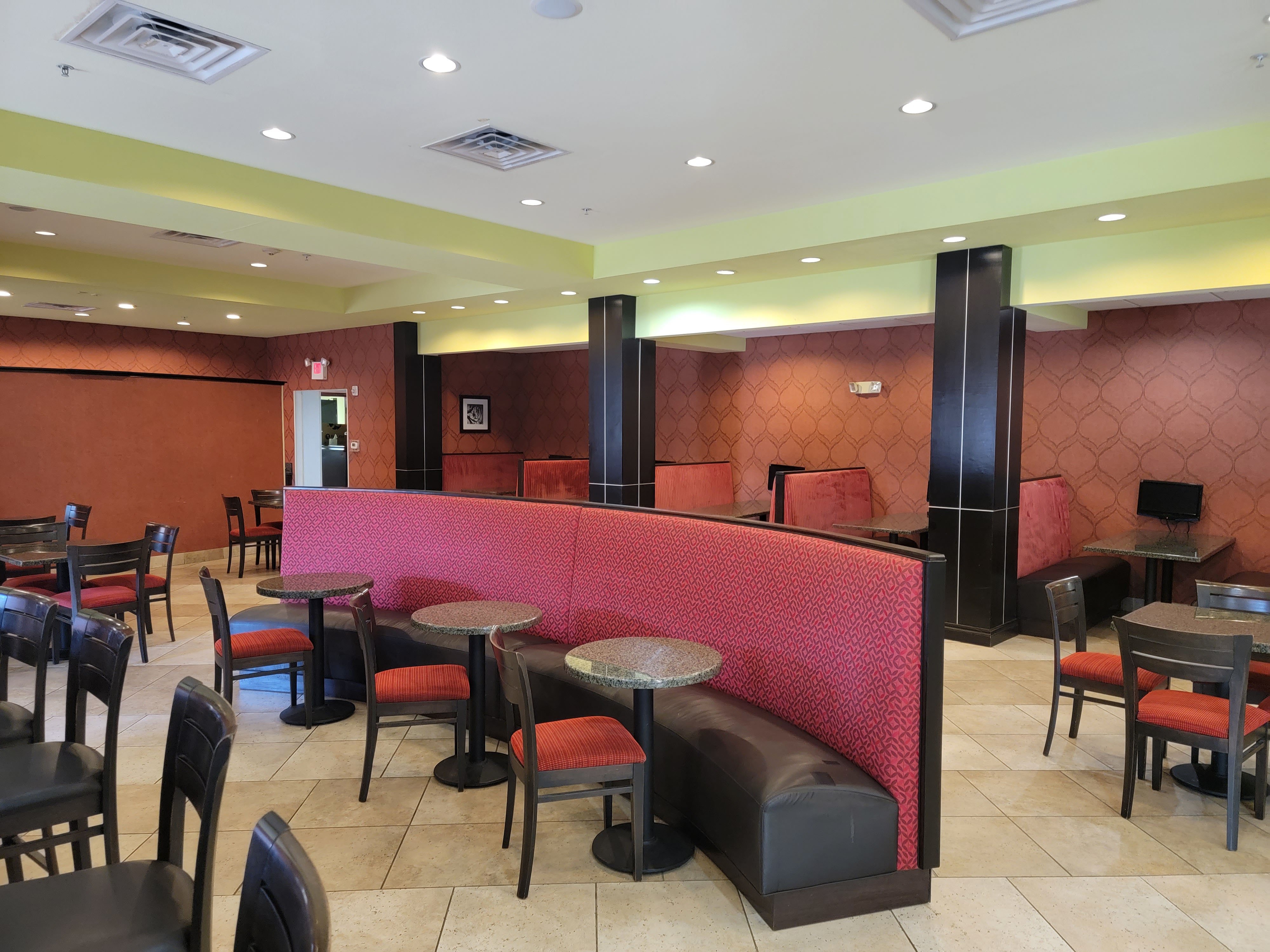 Holiday Inn Garland 49/73