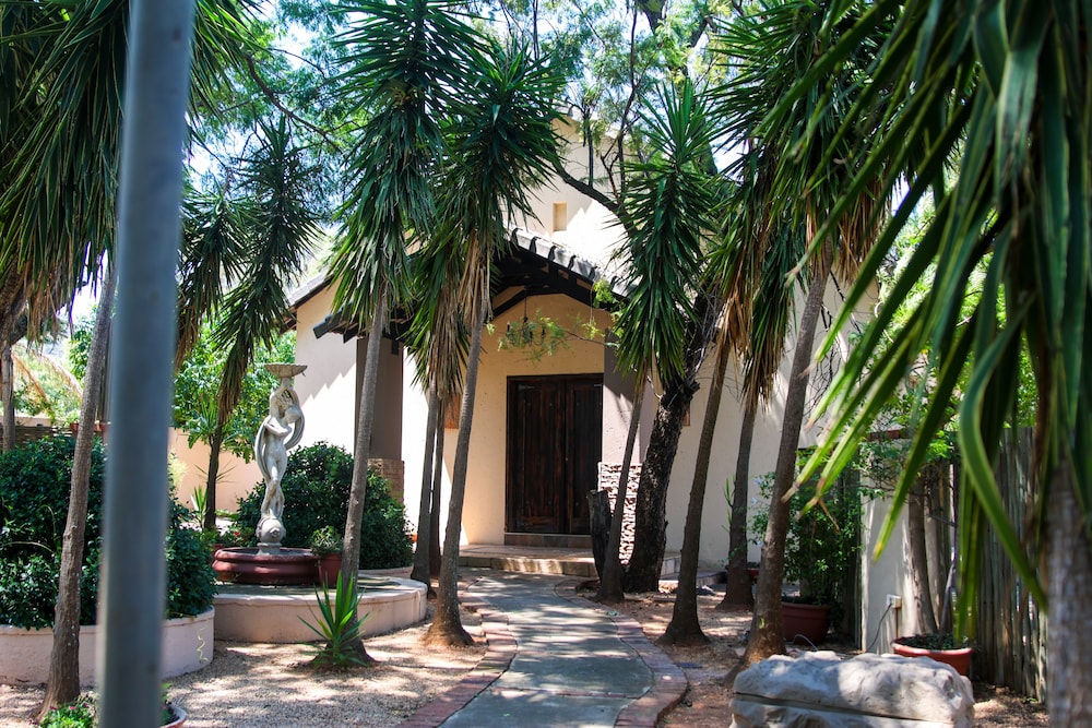 Thaba Legae Guest Lodge 28/43