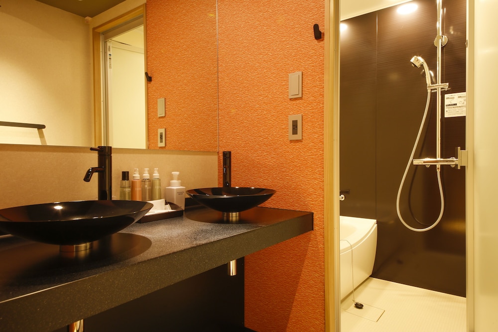 STANDARD, SHARED BATHROOM, TATAMI