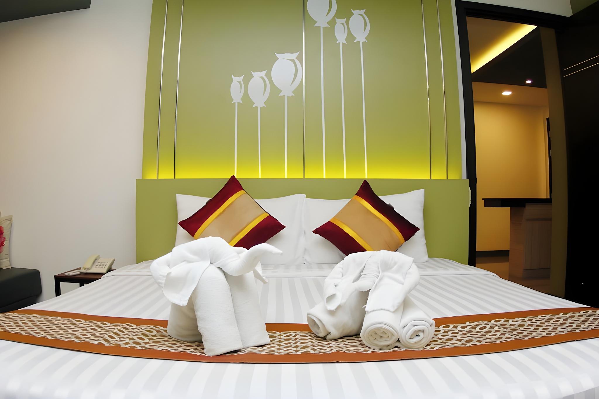 Junior, Double Bed, Garden View, Balcony