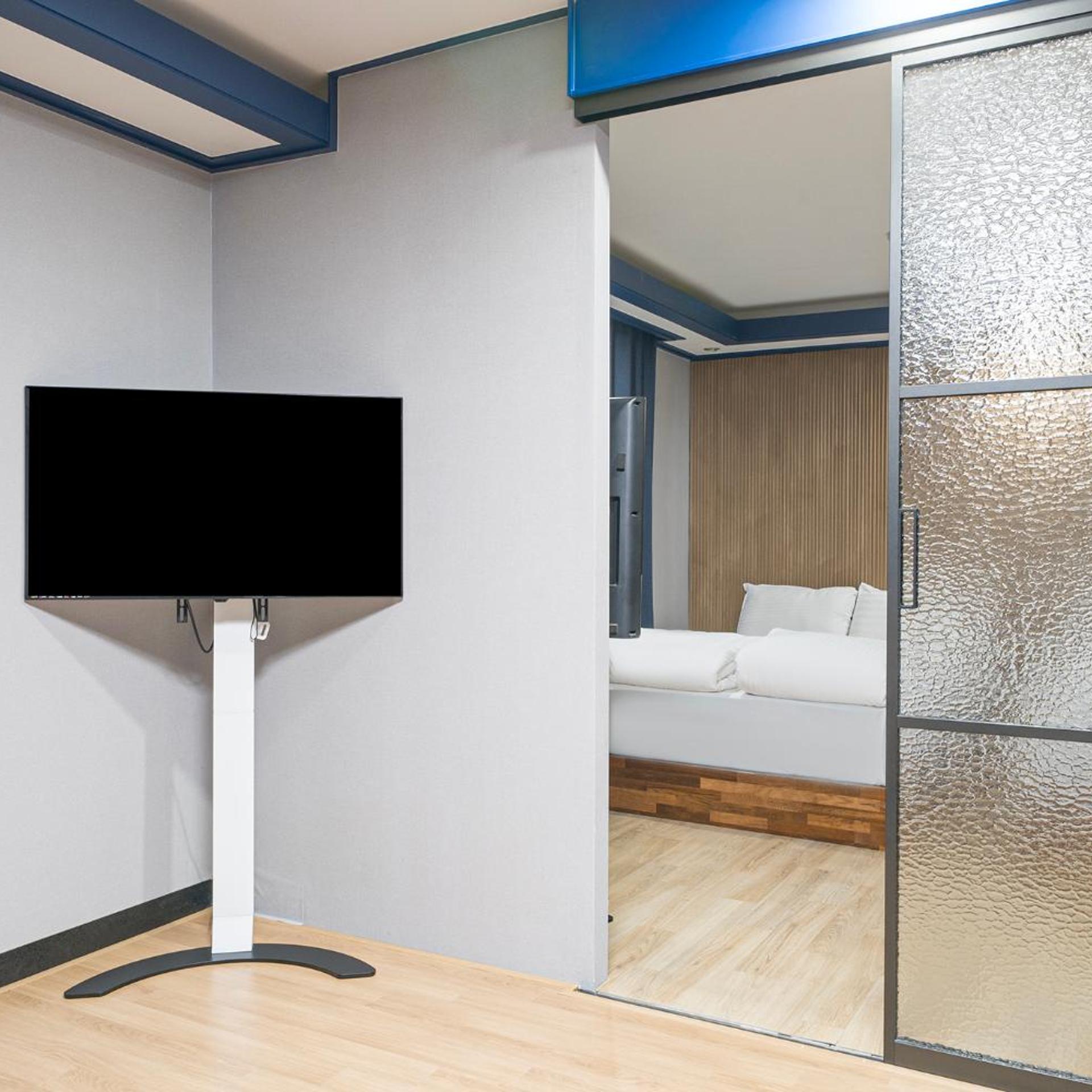 Noblesse Hotel 85/100