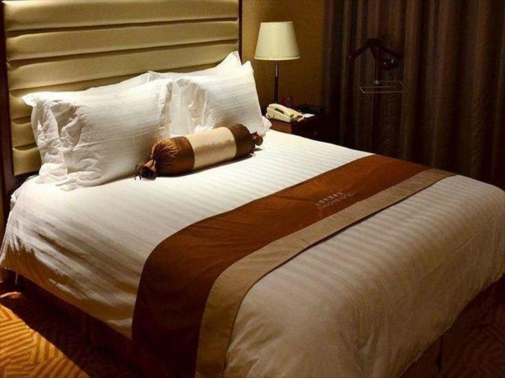 Shanghai Paradise Hotel 10/22