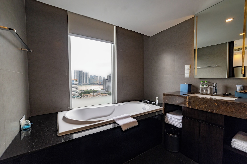 Novotel Suites Hanoi 70/70