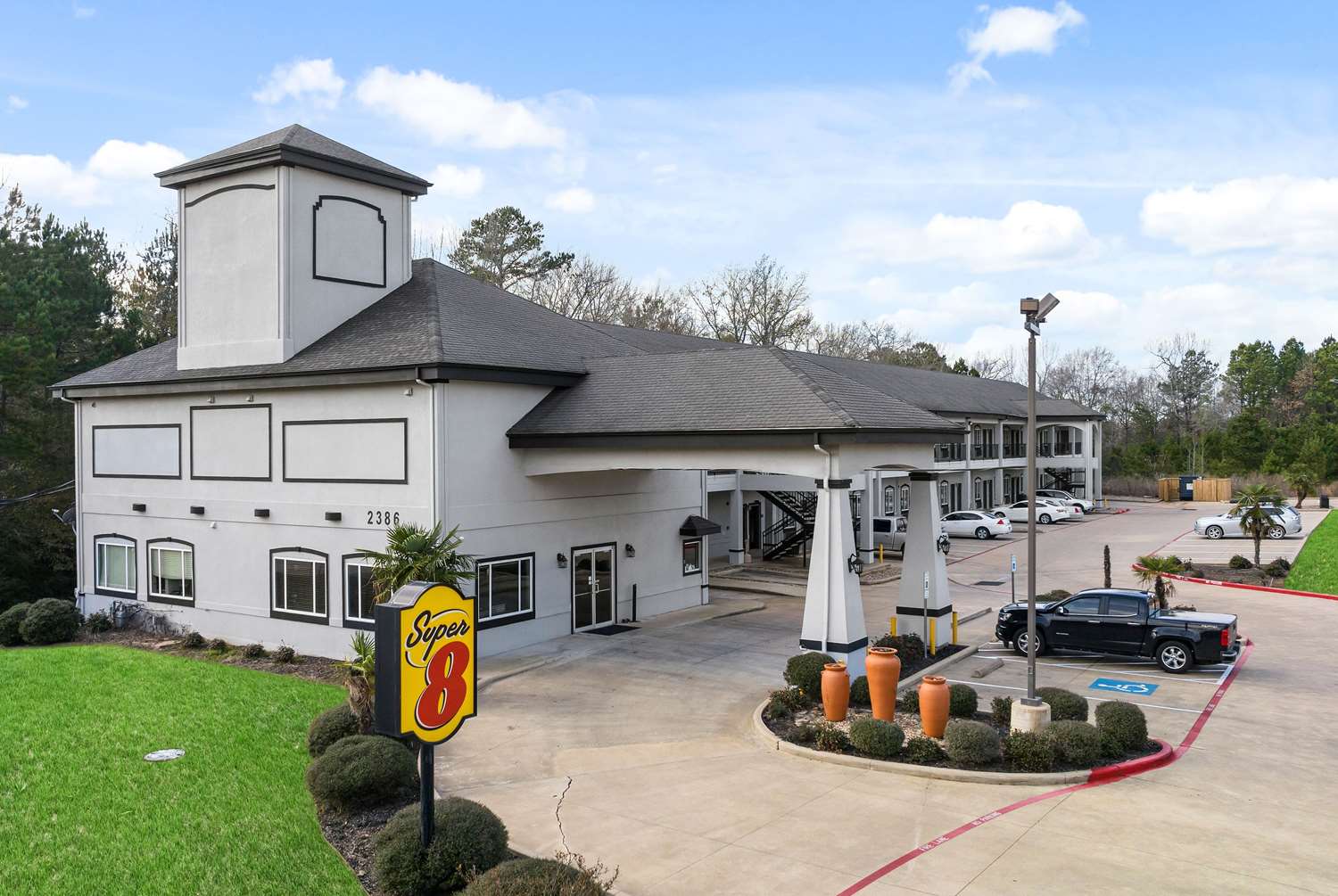 Super 8 by Wyndham Carthage TX 22/24