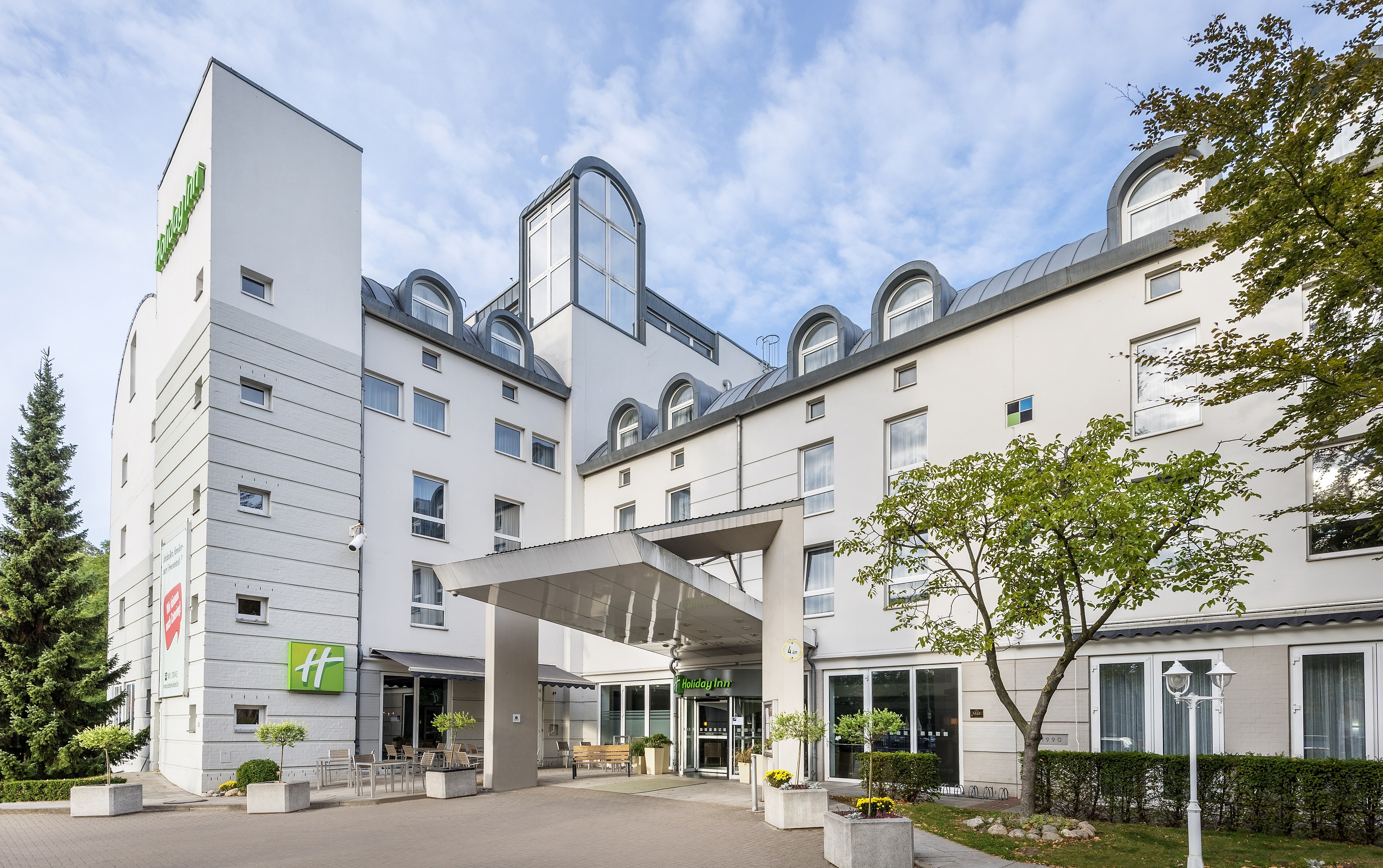 Holiday Inn Luebeck 2/50