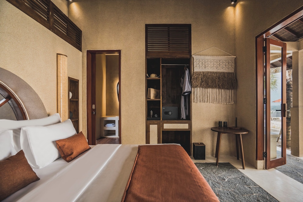 Grand, Suite, King Bed
