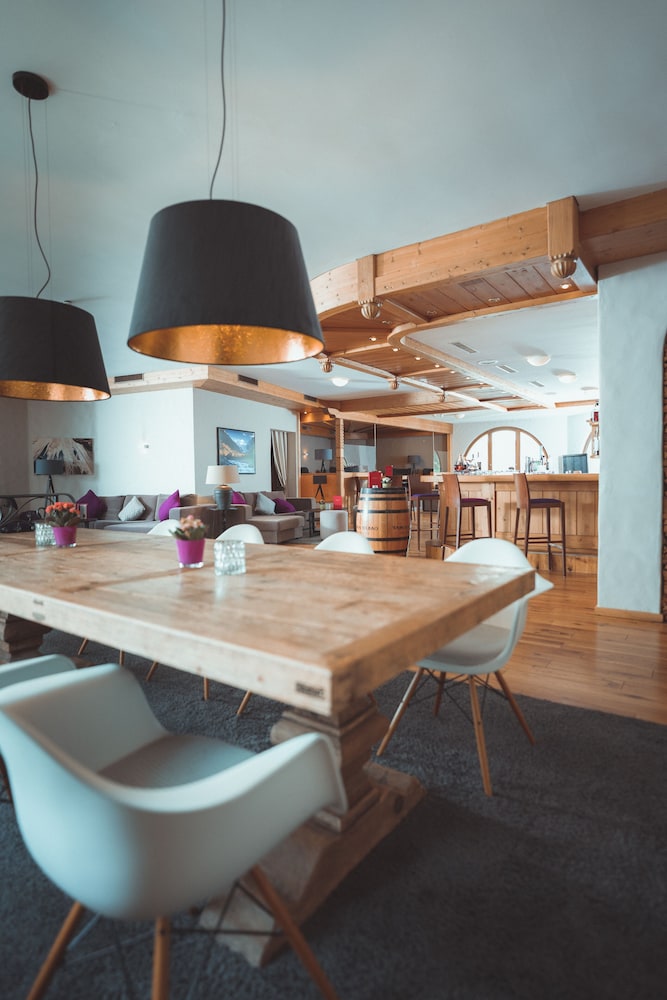 Hotel Rosatsch 38/49