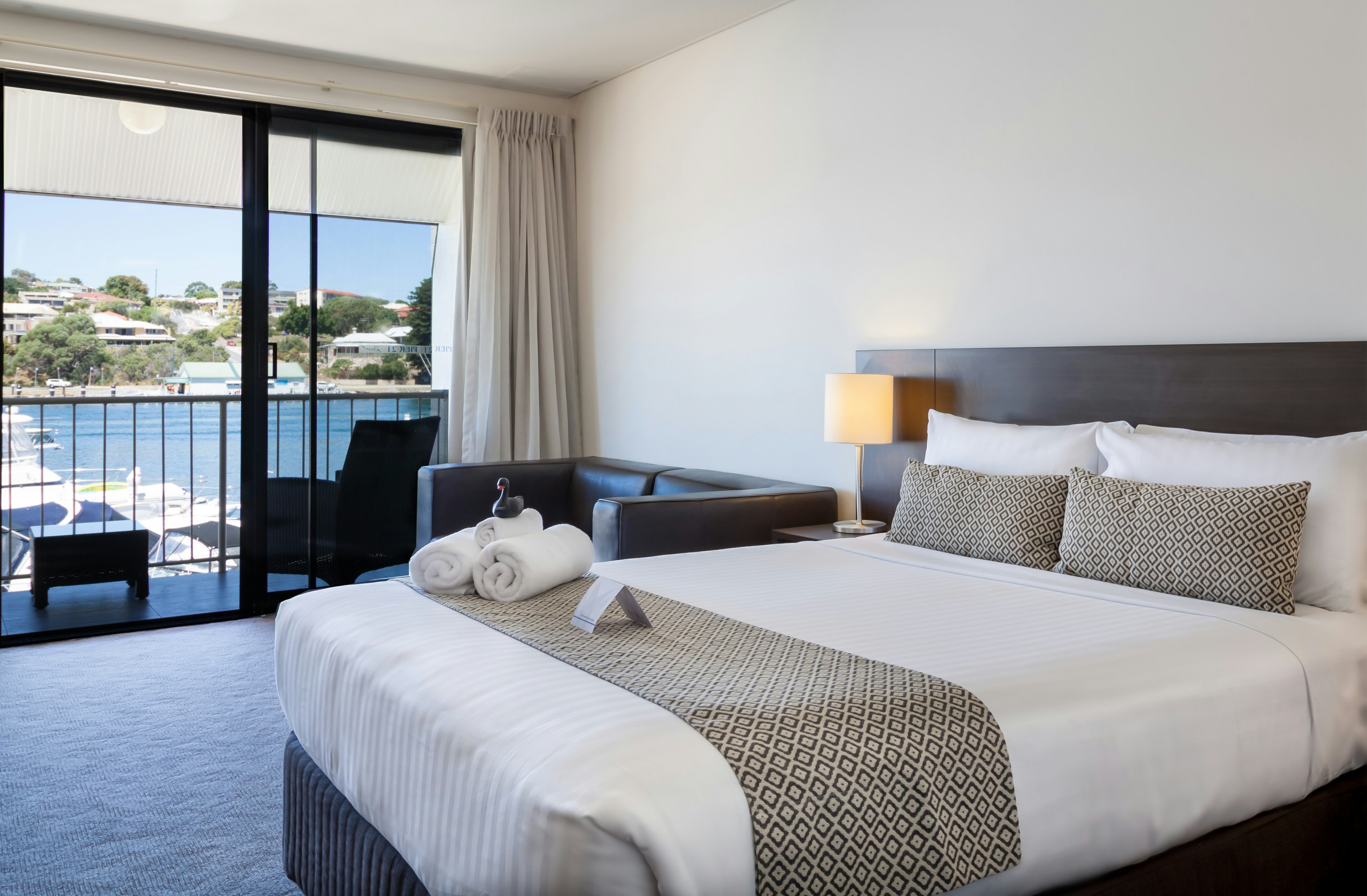 Pier 21 Apartment Hotel 18/60