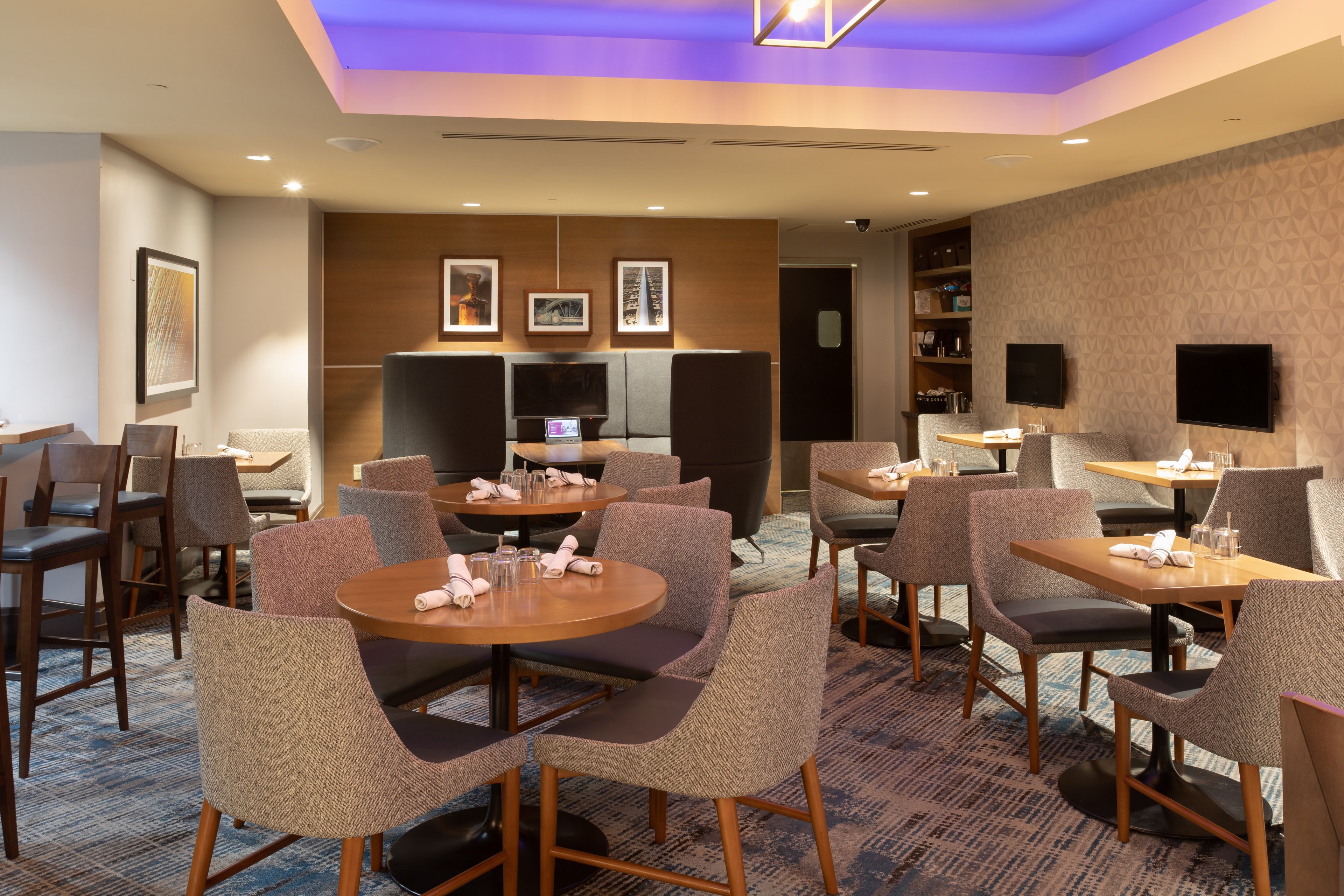 Crowne Plaza Kansas City Downtown 45/63
