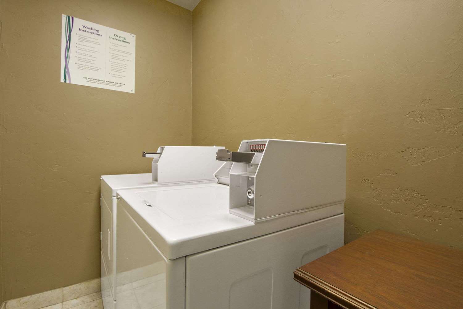 Super 8 By Wyndham Fort Worth Tx 4/13