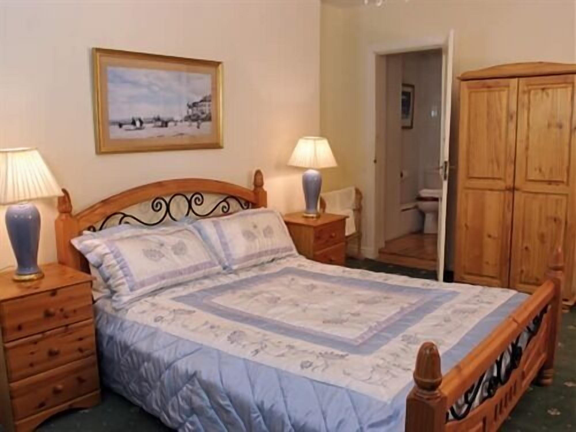 ROOM, TRIPLE