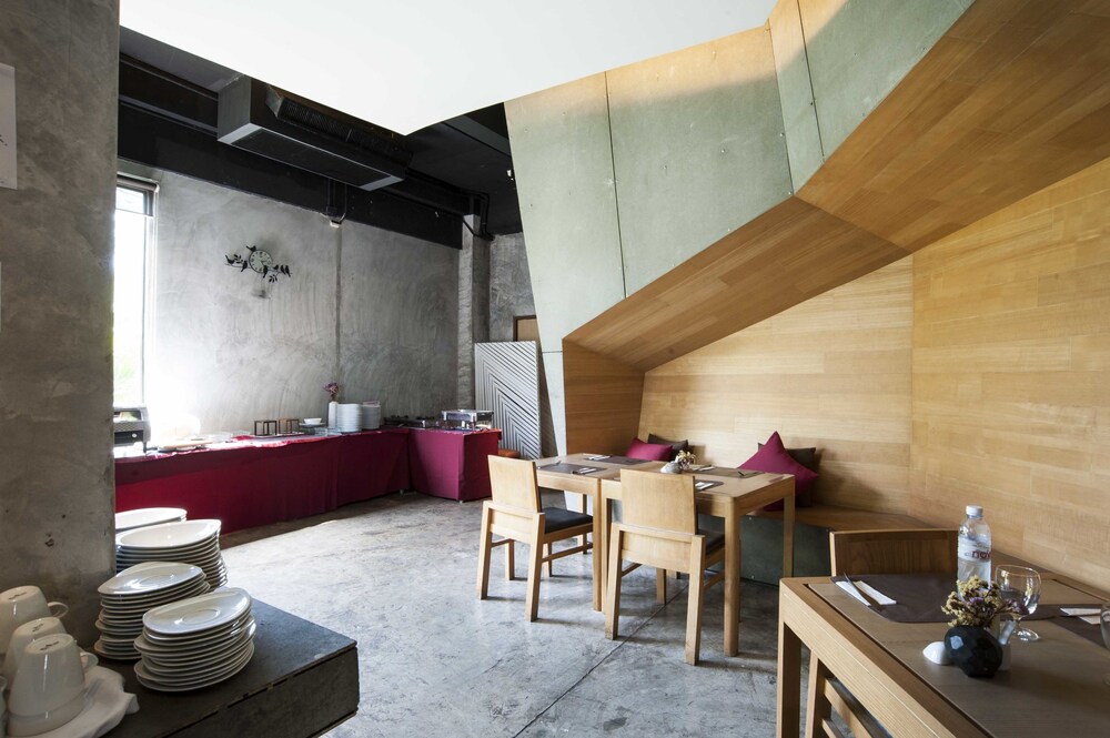 The Now Hotel 27/50