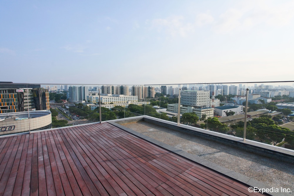 Aqueen Hotel Paya Lebar 29/32