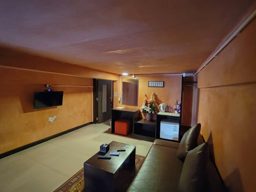 Retro Box Hotel 56/62