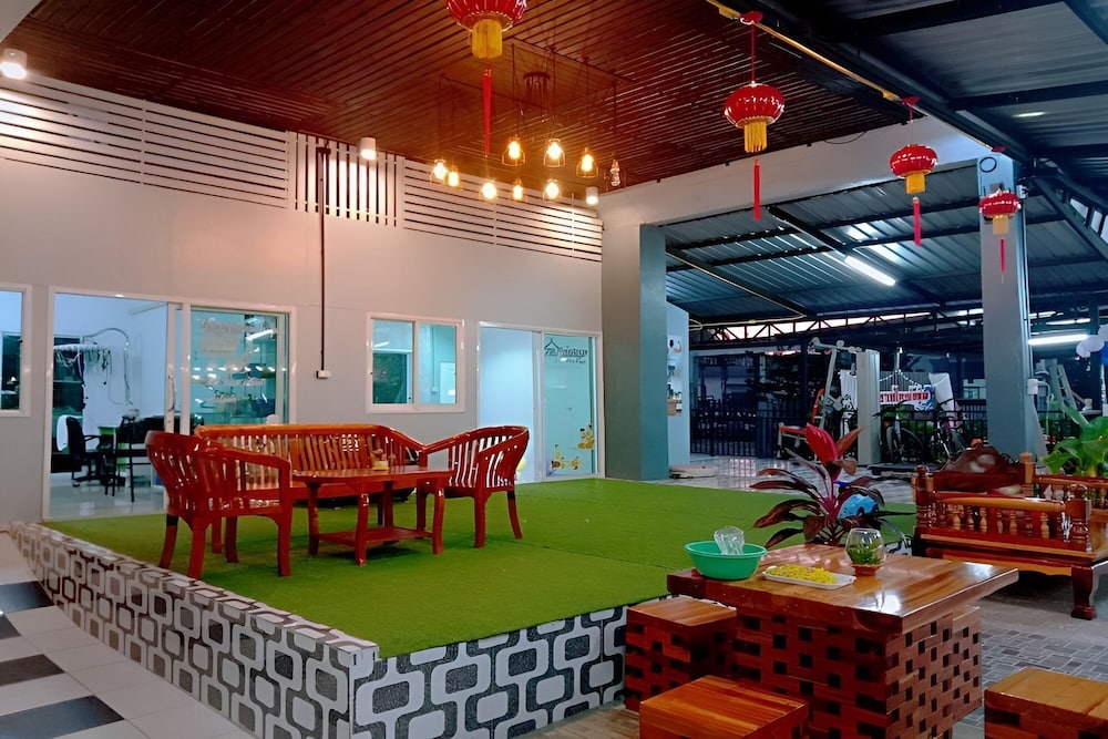 Chaiyai Riverfront Hotel 29/50