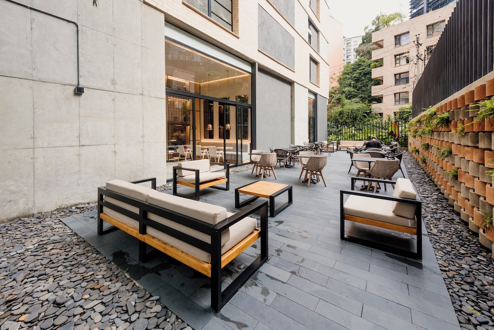 LETTERA HOTEL 35/50