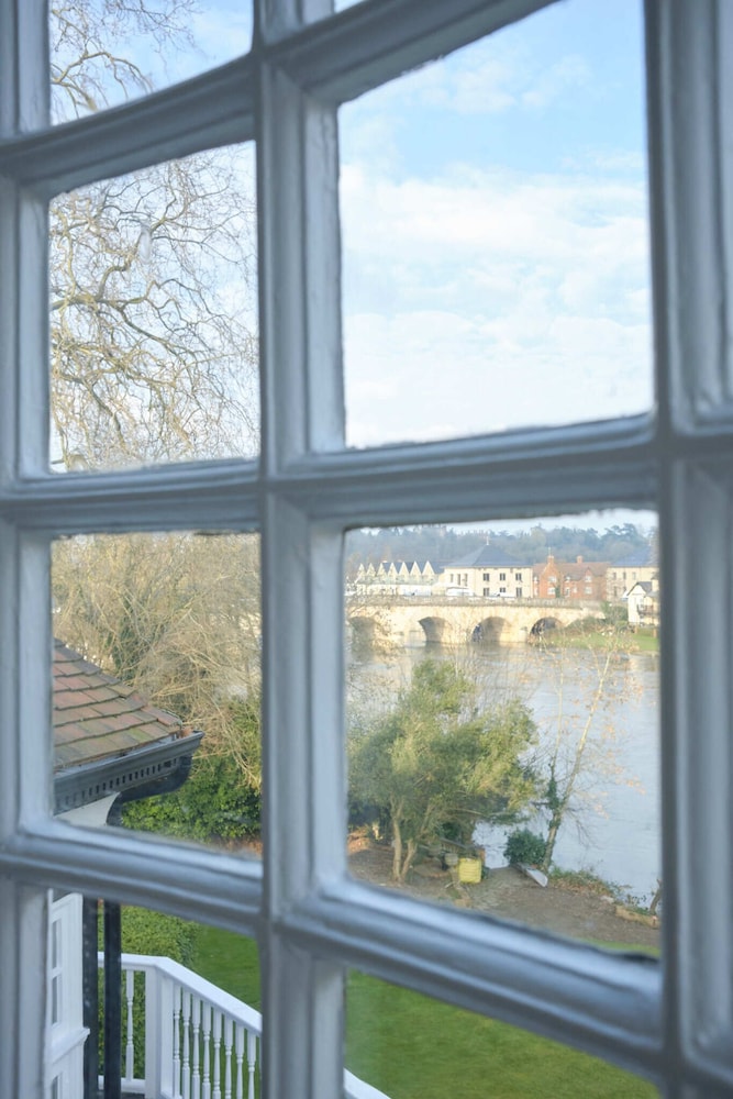 River Arts Club 34/70