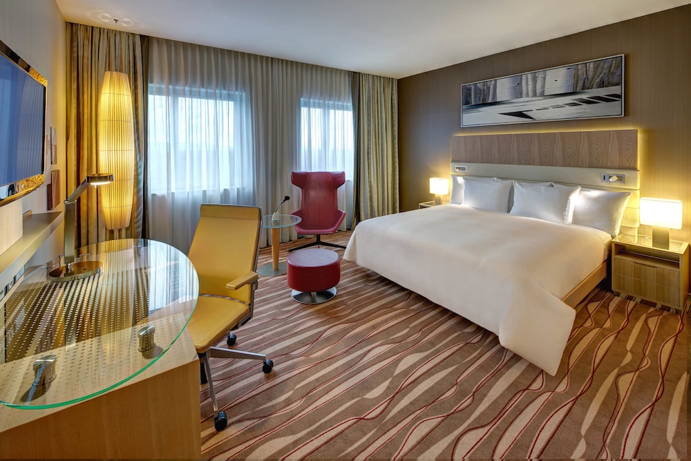 Hilton Frankfurt Airport 12/66