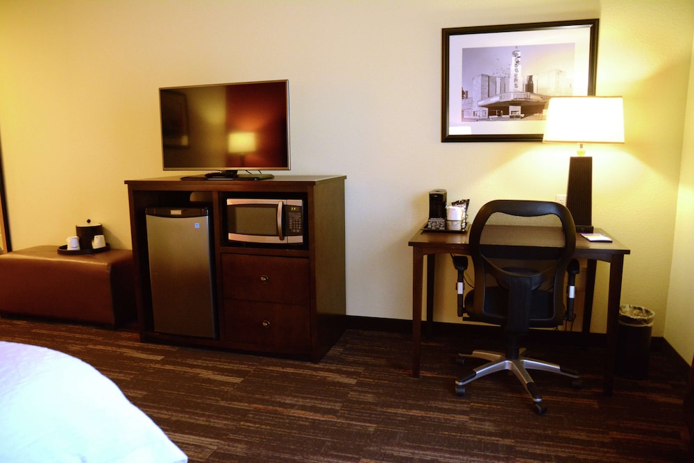 Hampton Inn Poplar Bluff 53/57