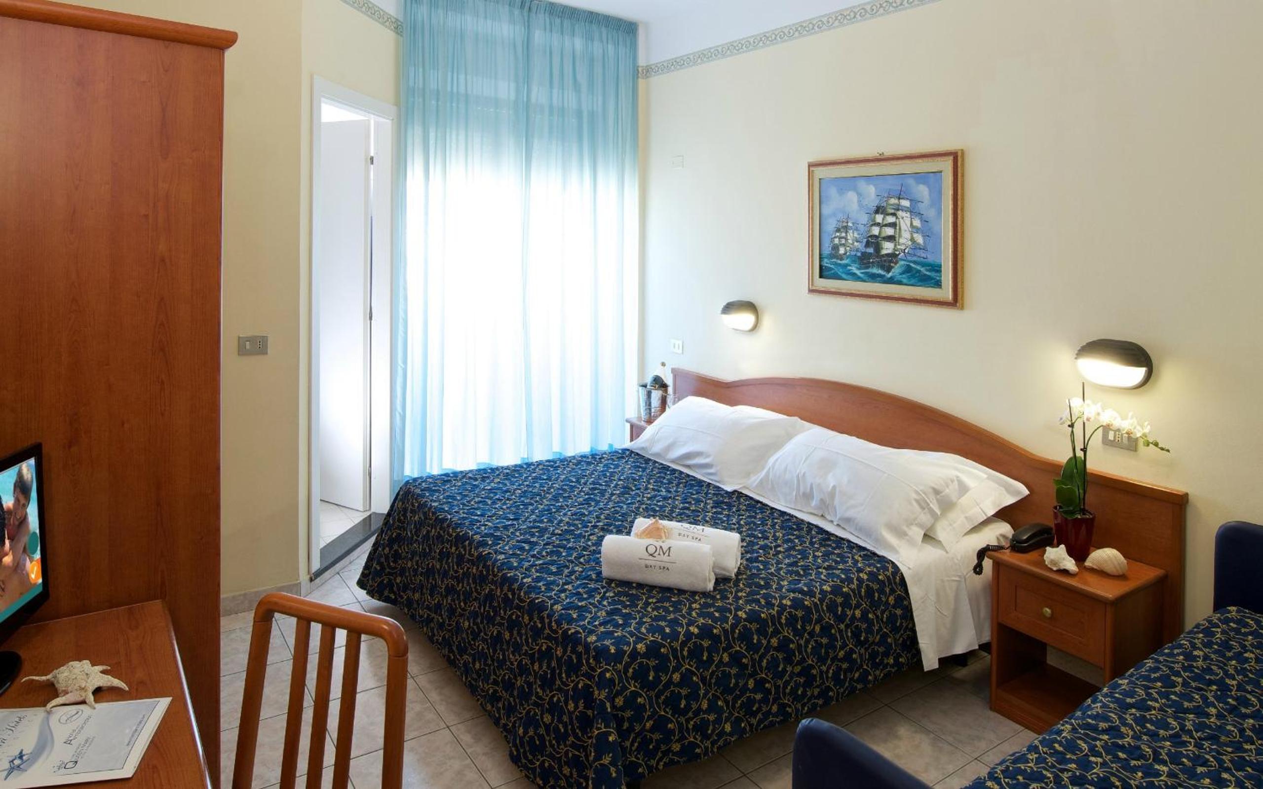 Hotel Queen Mary 8/50
