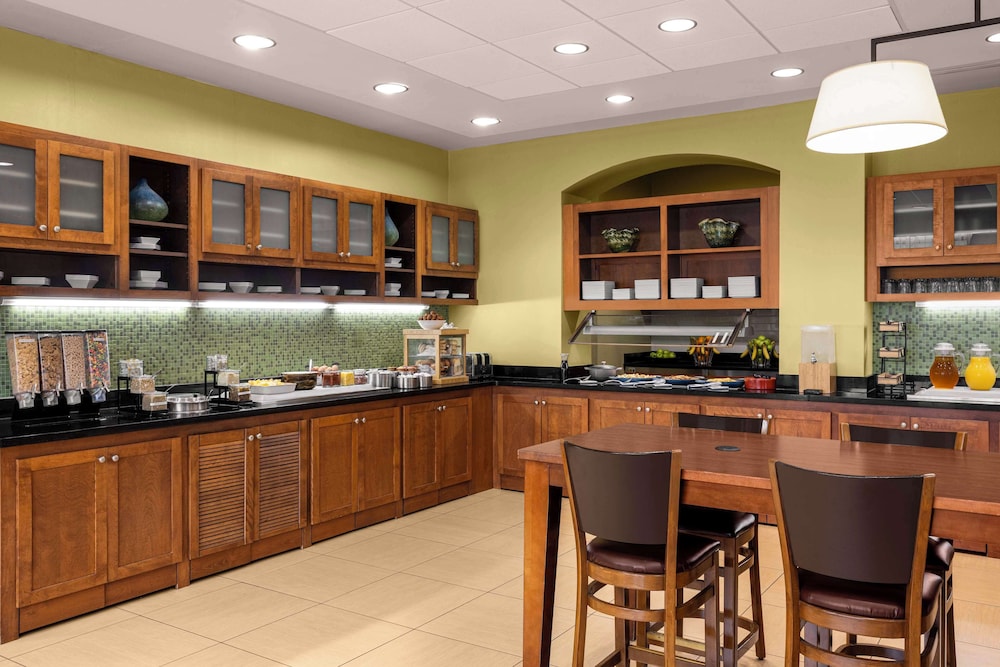 Hyatt Place Memphis/Germantown 48/64