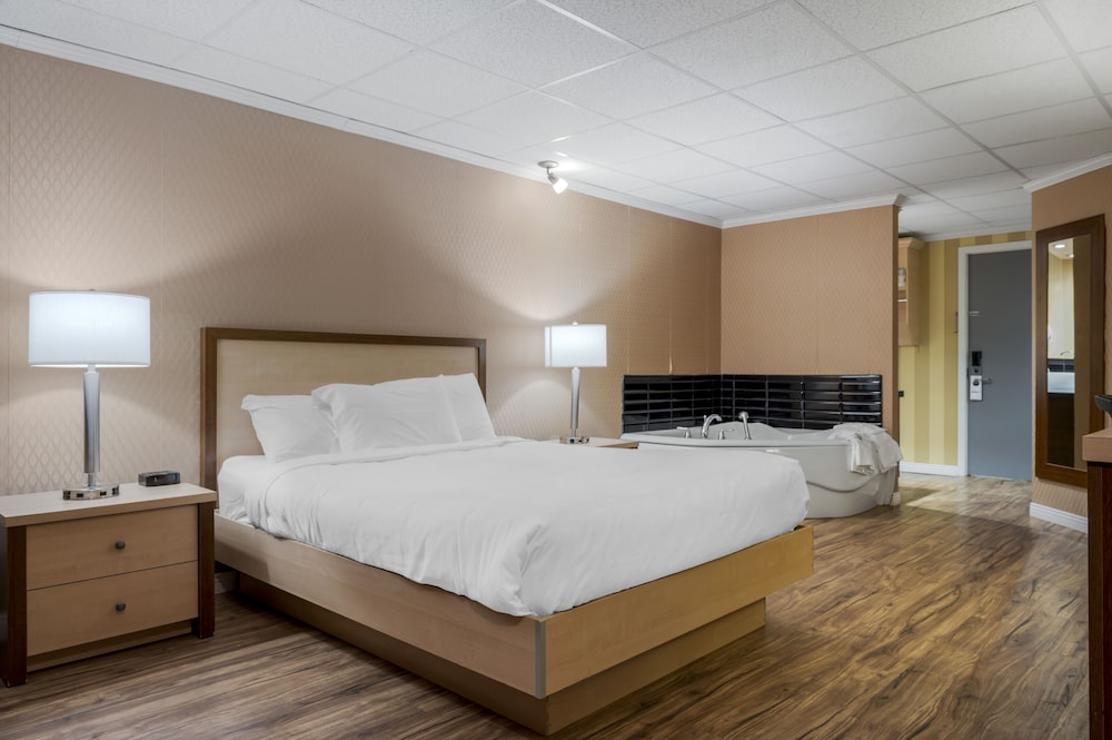 Suite, Queen Bed, High Floor