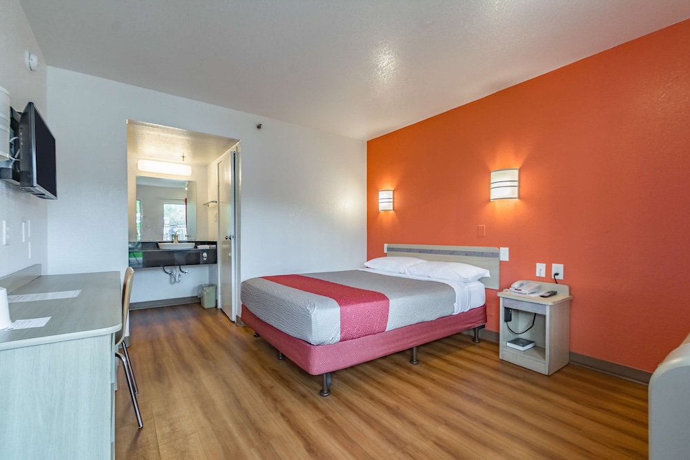 Motel6 Ft. Pierce, FL 29/60