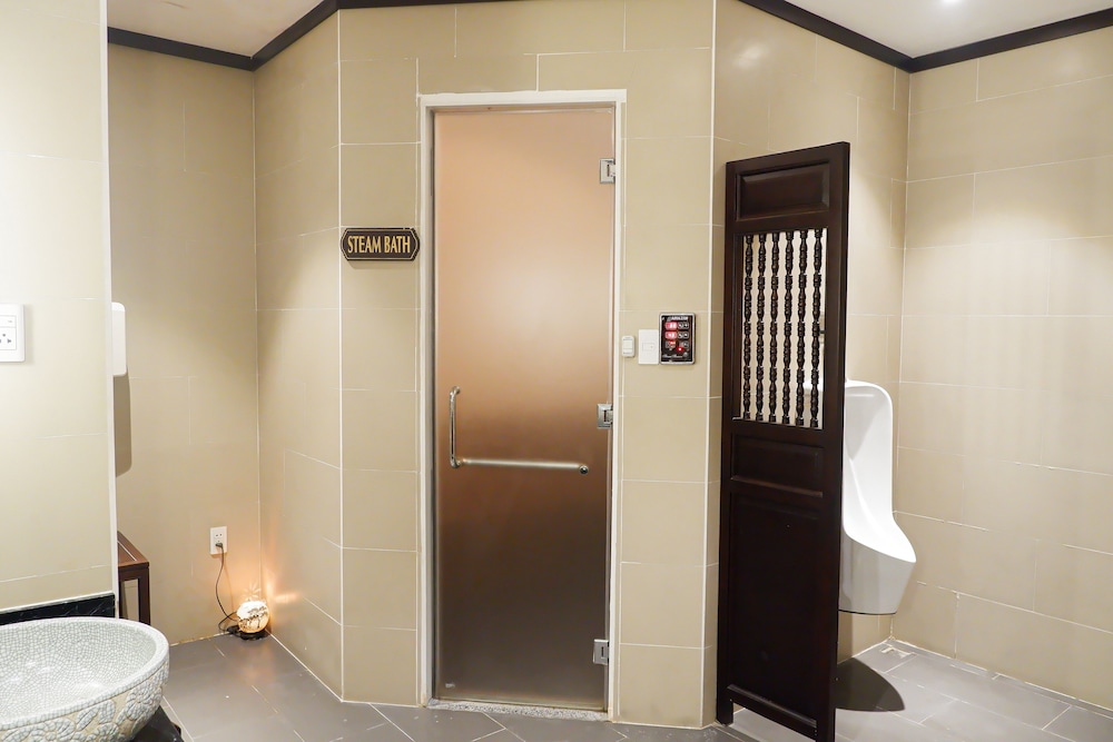 Little Riverside A Luxury Hotel & Spa 50/50