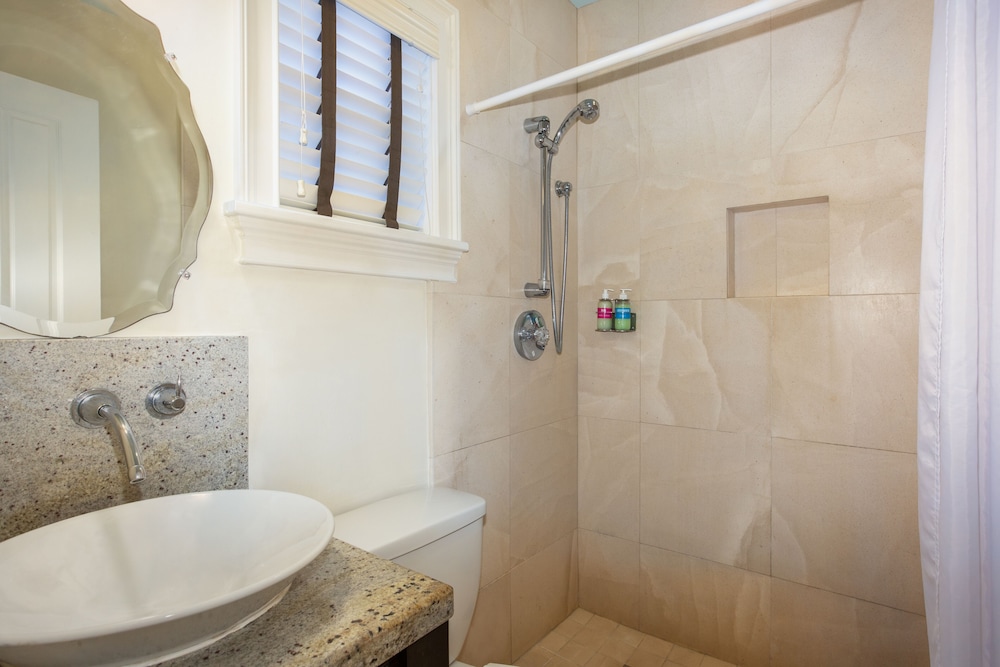 Nyah Key West Adult Only 63/65