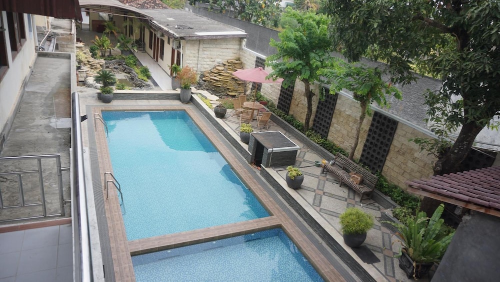 Satya Graha Hotel 9/79