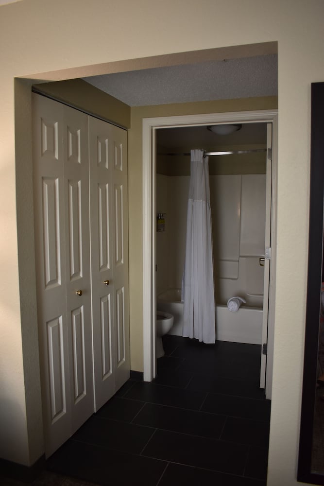 Staybridge Suites Cranbury-South Brunswick 3/75