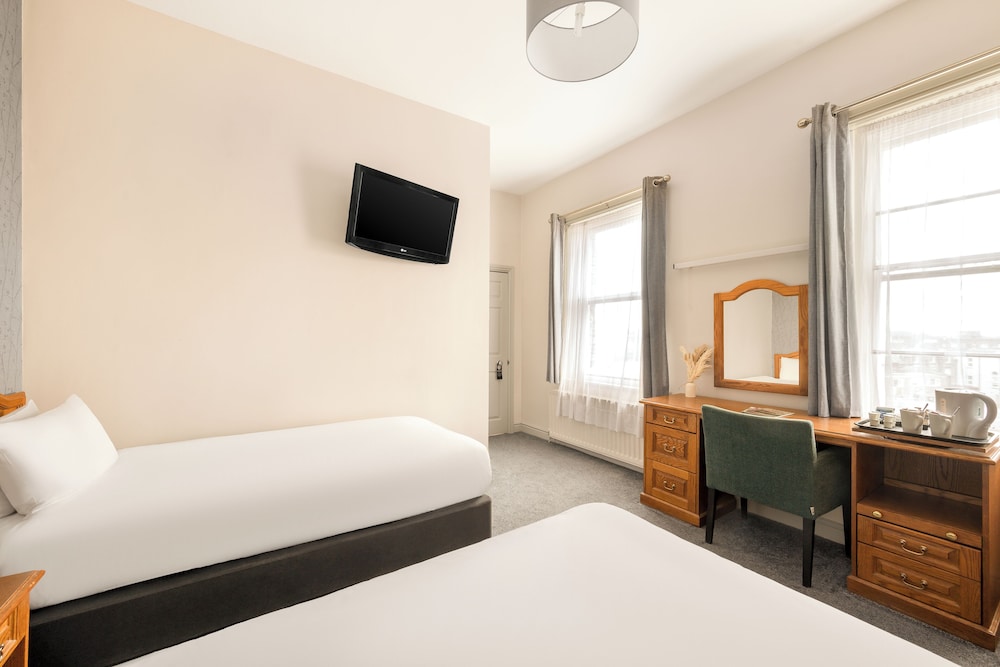 The County Hotel 20/62