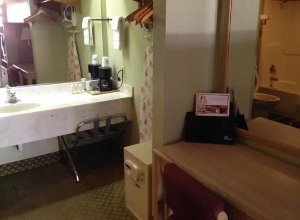 Budget Inn San Antonio Downtown I-10 East 27/27