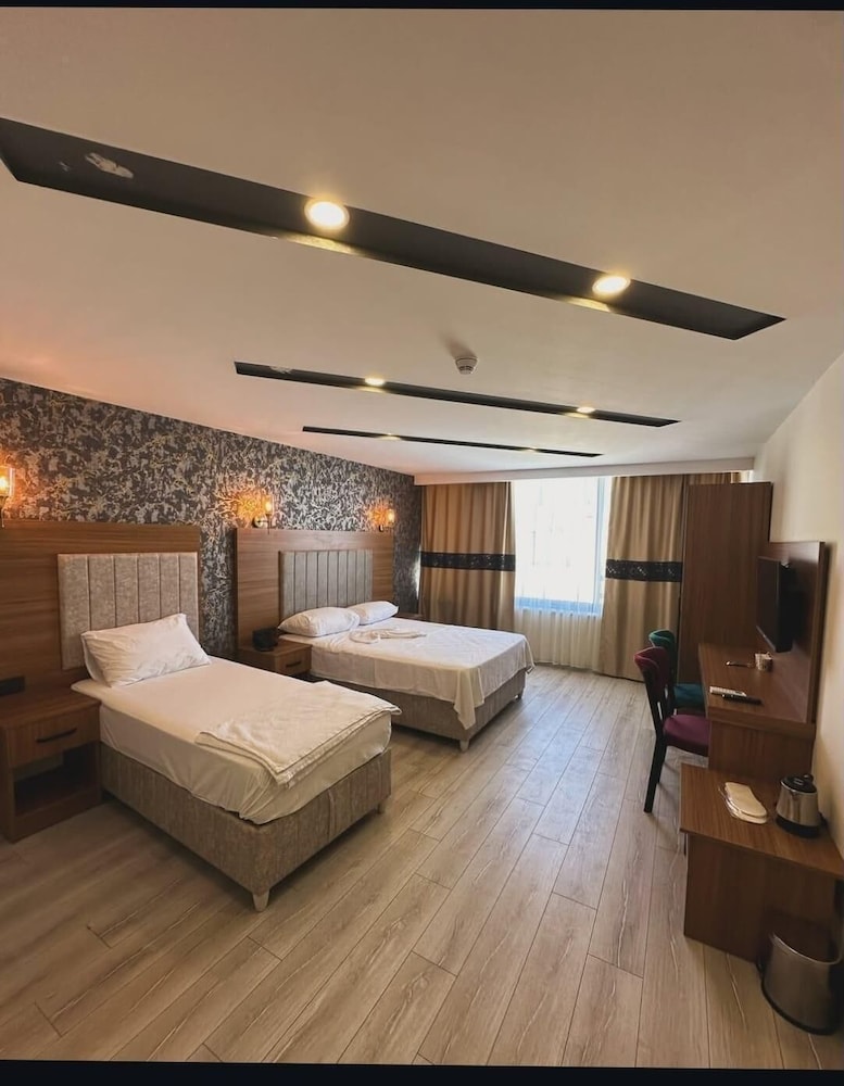Mse Golden Lux Hotel 12/50