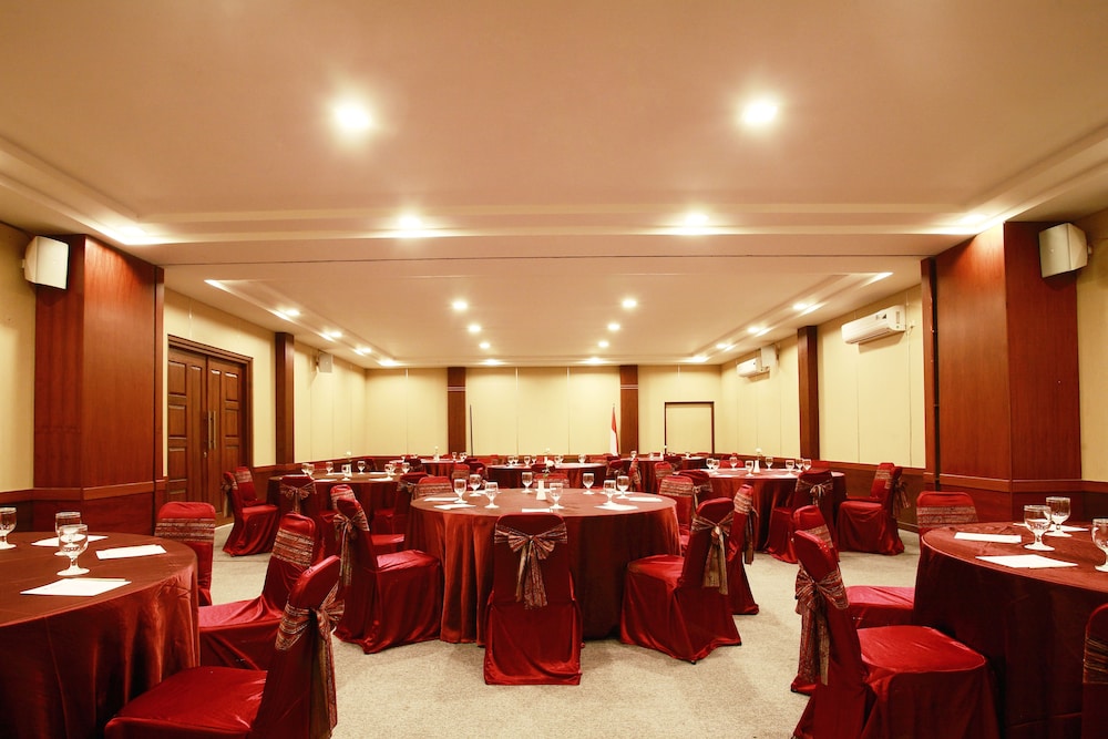 ARINI HOTEL 34/43