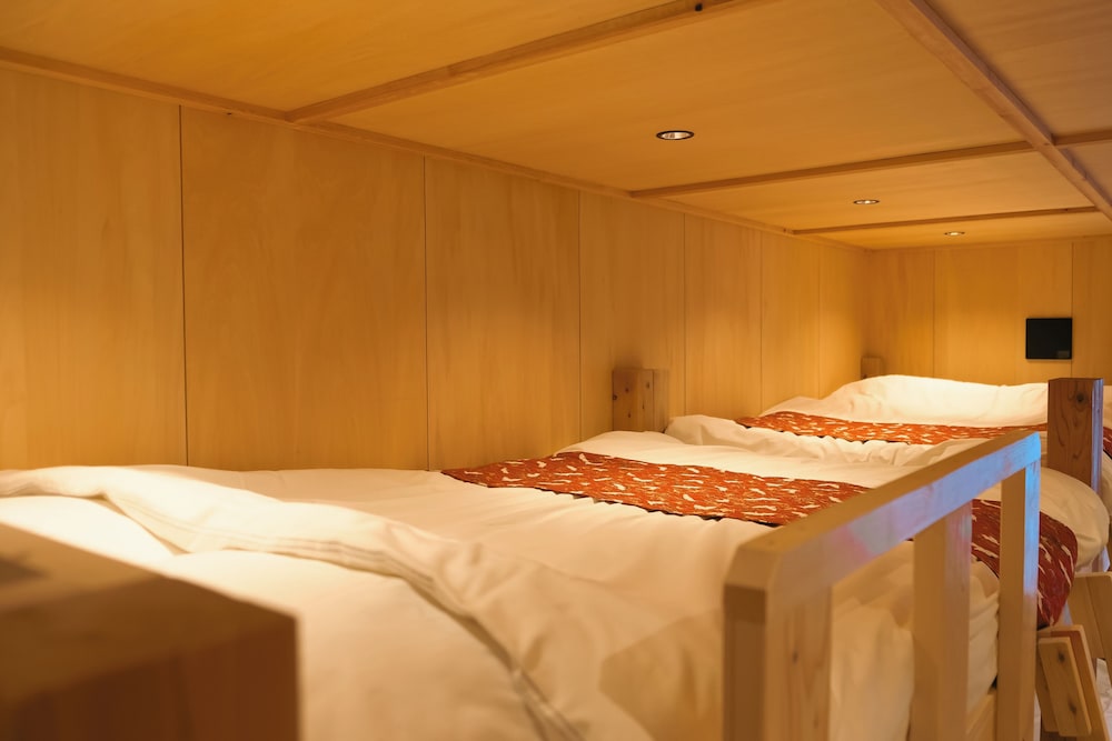 BANRAI HOTEL 7/50
