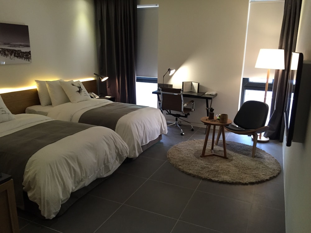 The Classic Hotel 24/68