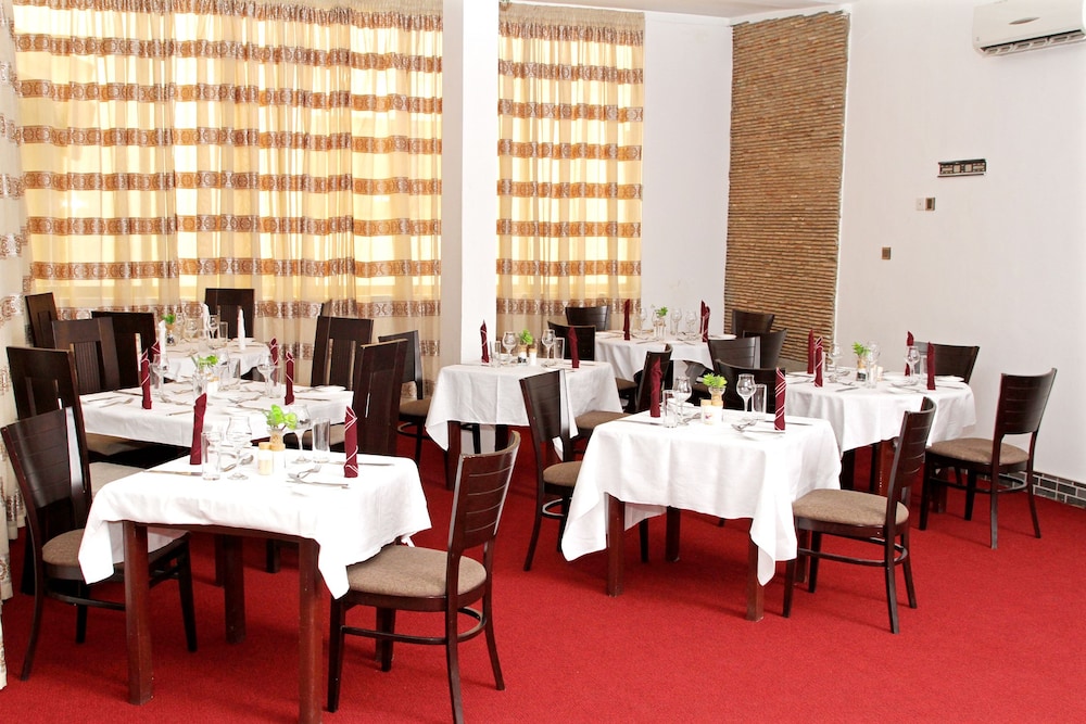 CONSIR EXECUTIVE LODGE 16/26
