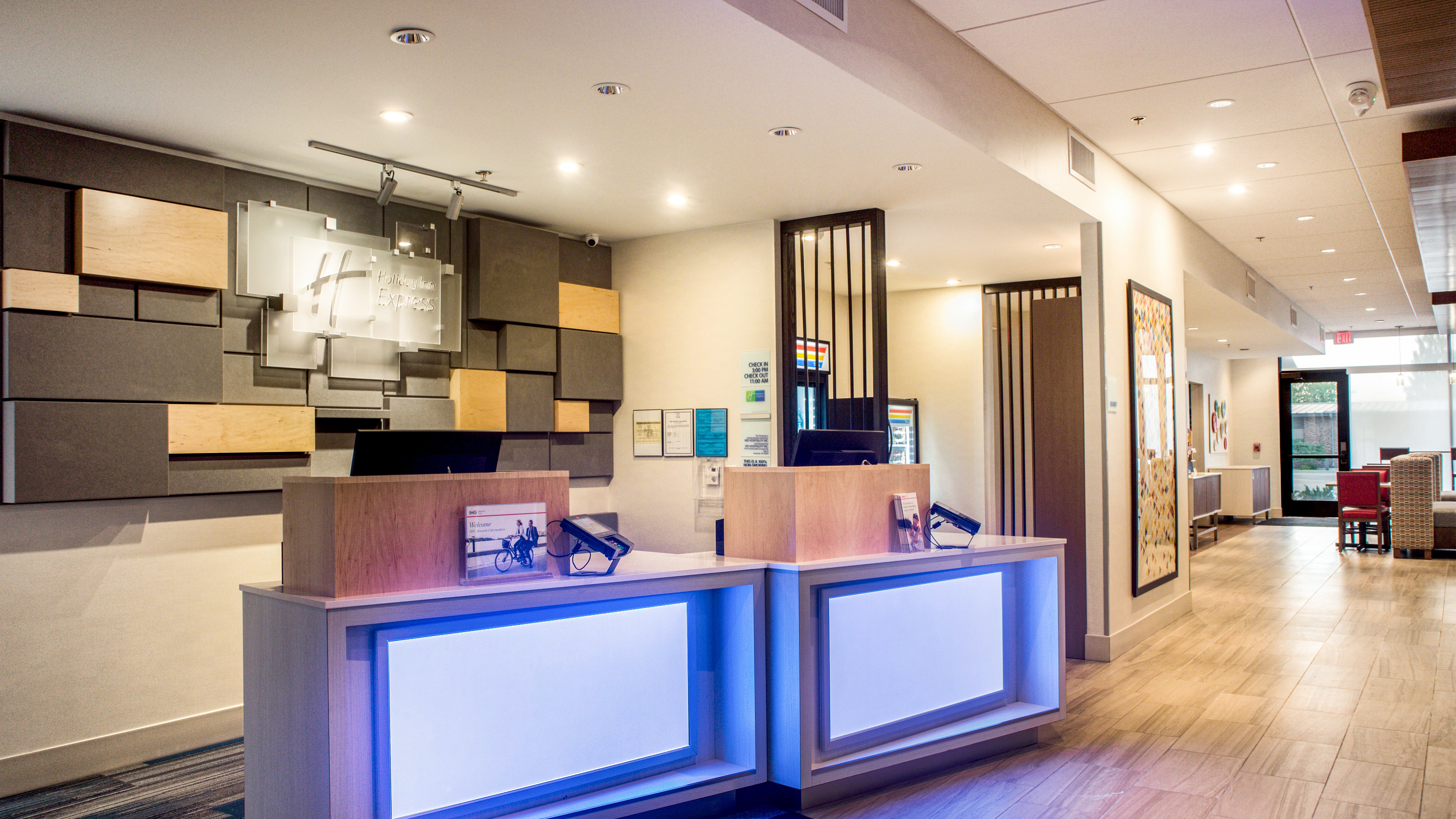 Holiday Inn Express Suites Racine 6/63