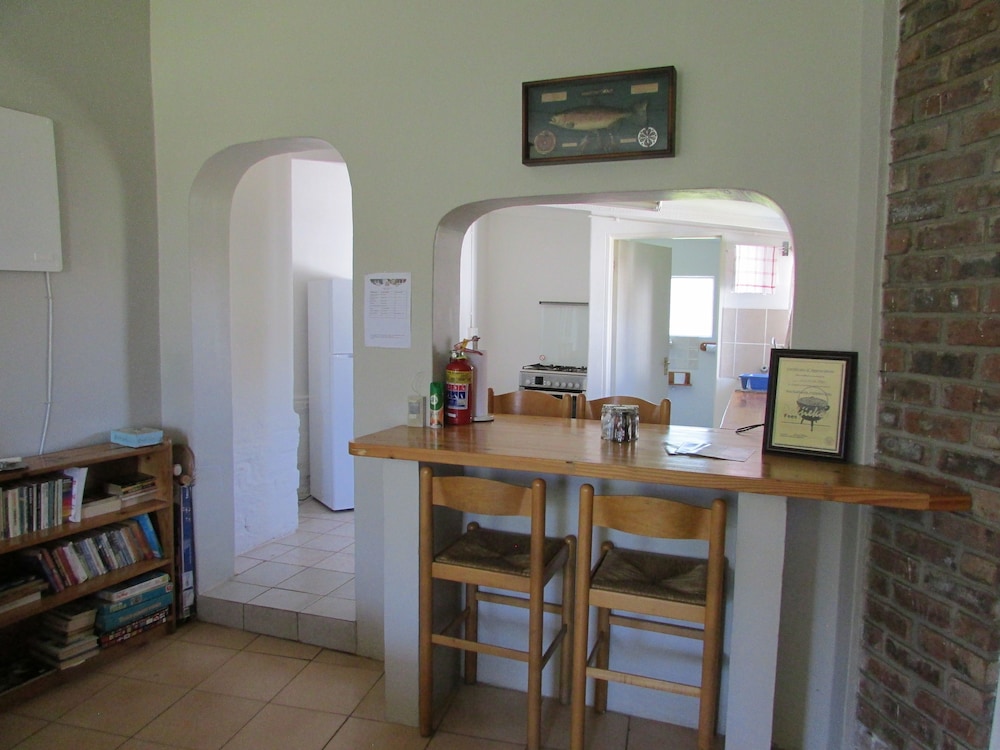 Absolute Leisure Cottages 24/41