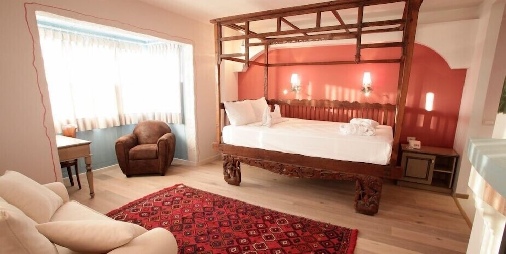 Igdeli Han Suit Otel Alacati 20/50