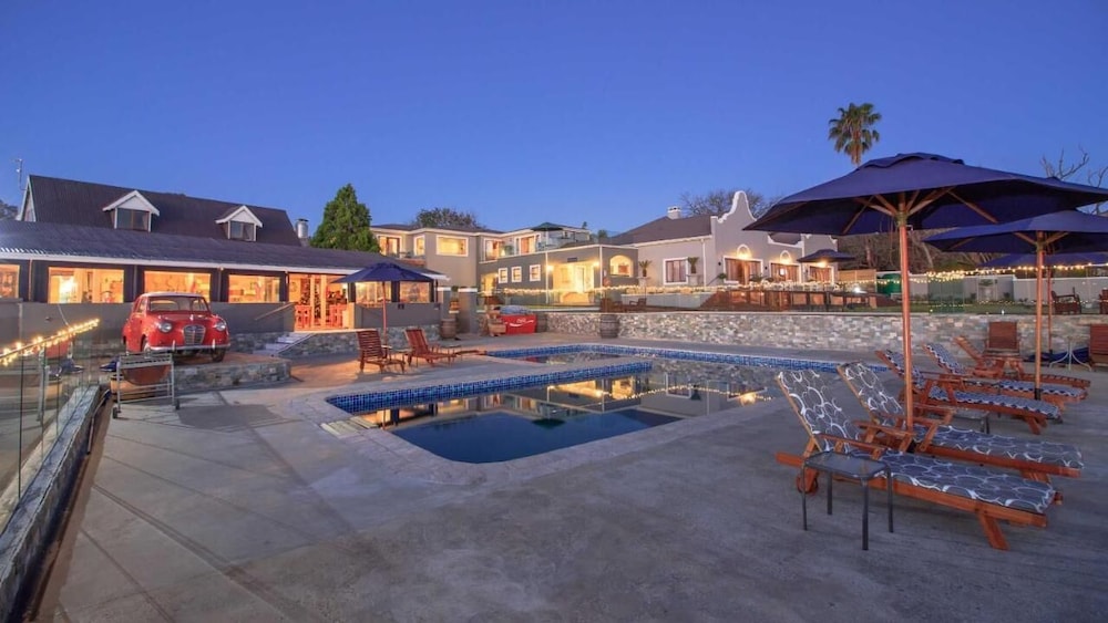 Madison Manor Boutique Hotel 61/72