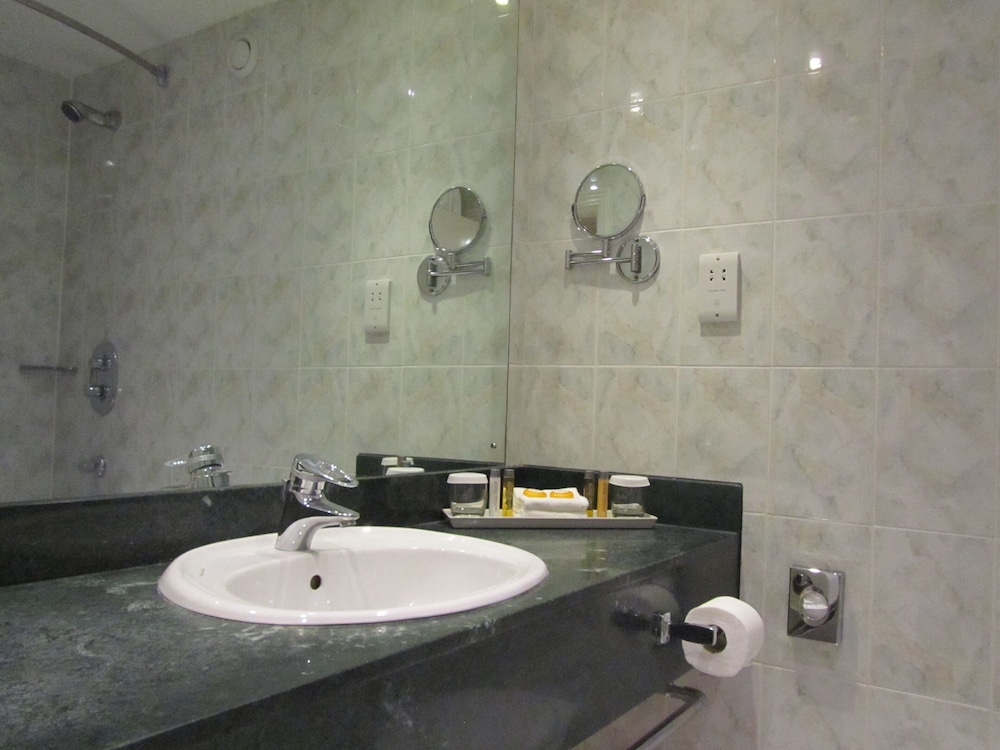 Manor Hotel Solihull, BW Signature Collection 12/36