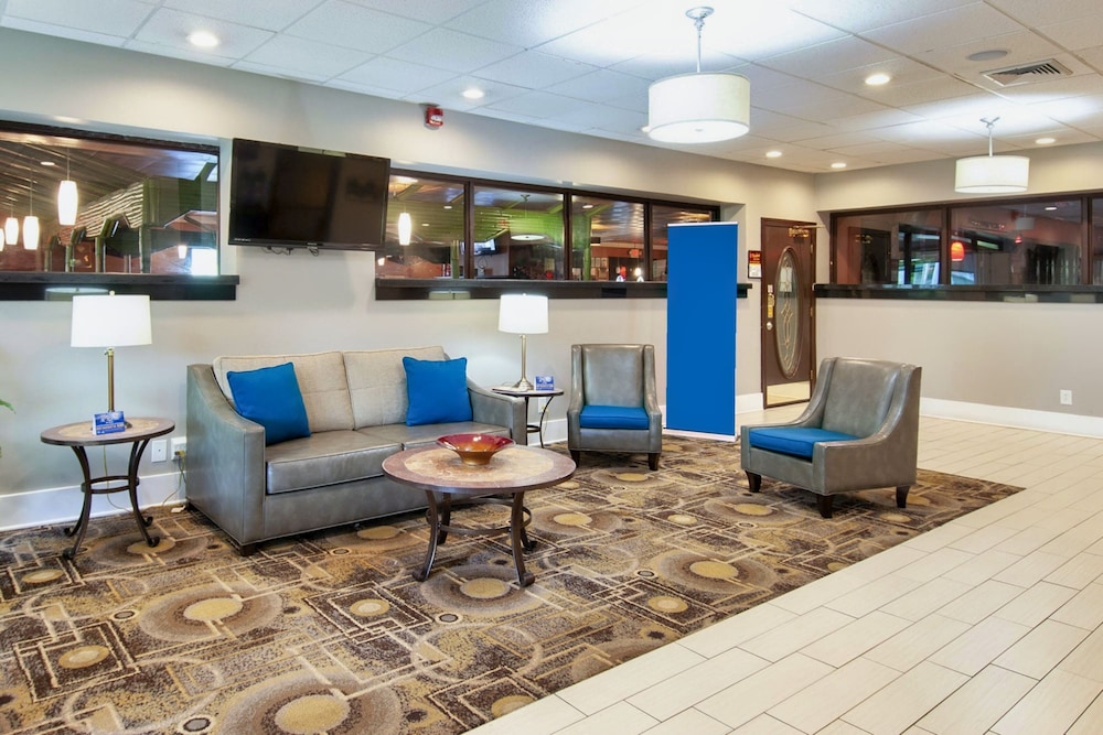 Days Inn & Suites by Wyndham Johnson City 23/36